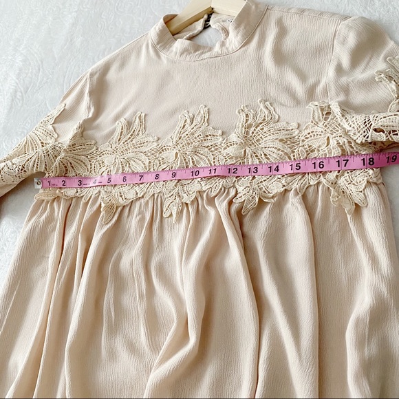 Gorgeous Lace Appliqué Billowy Top - Picture 6 of 12